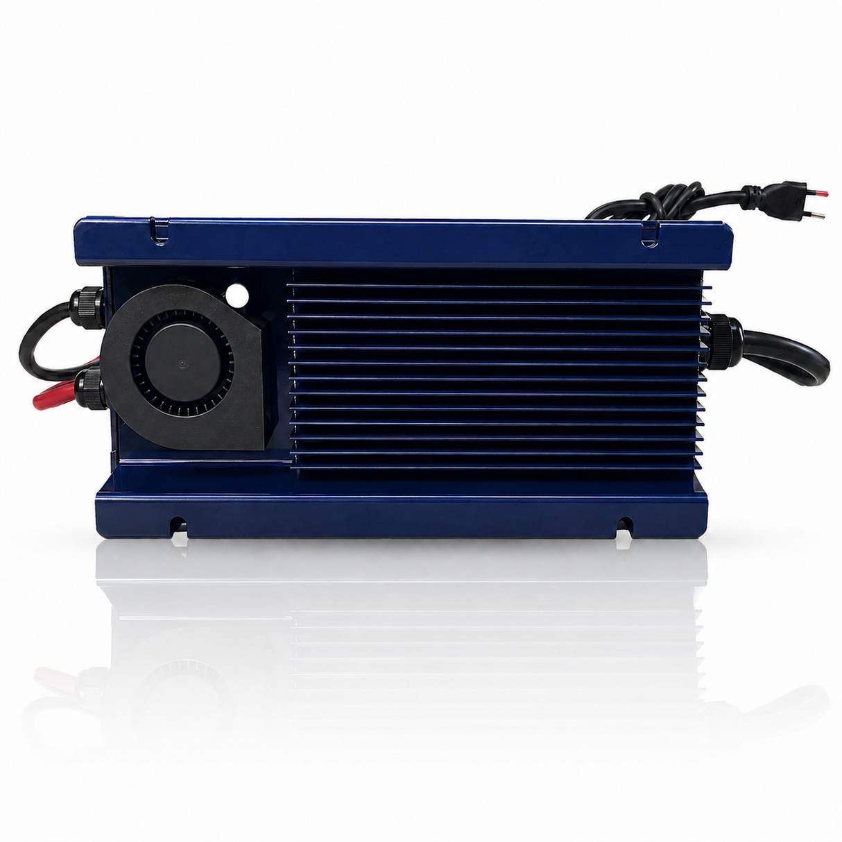 12V to 36V Marine DC-to-DC Charger | Charge on the Run — image 3