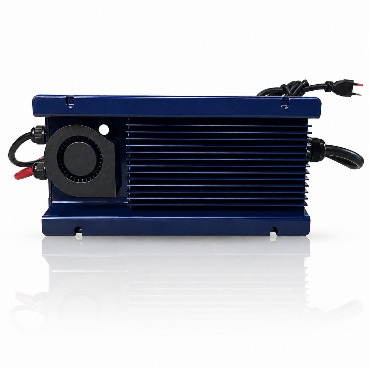 12V to 36V Marine DC-to-DC Charger | Charge on the Run — image 3